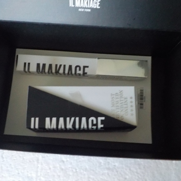 EYELINER/FOUNDATION SET - Picture 2 of 13